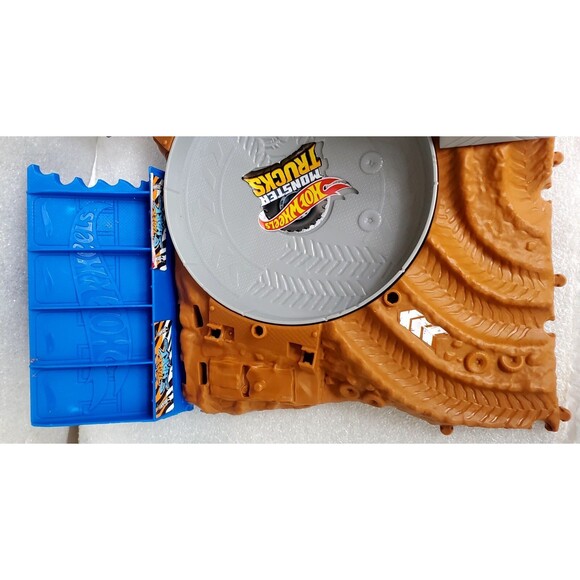 Hot Wheels Tiger Shark Arena Smashers + '68 Chevy Monster Truck Bundle Lot - Picture 6 of 13